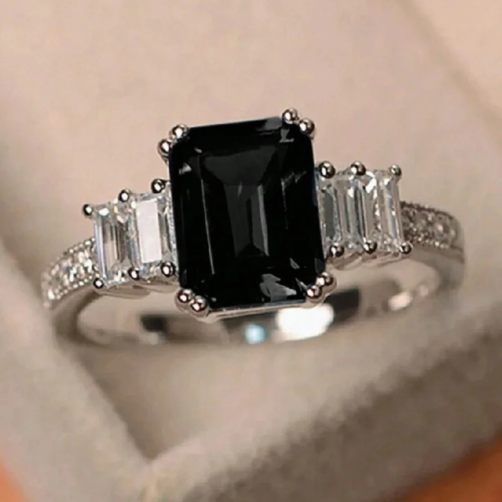 Elegant Black and Silver Ring 7